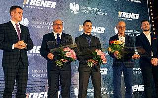 Minister wręczył nagrody pierwszym trenerom. Wśród wyróżnionych znalazł się szkoleniowiec z Elbląga